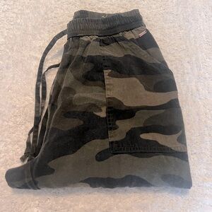 VS Pink Camo Joggers